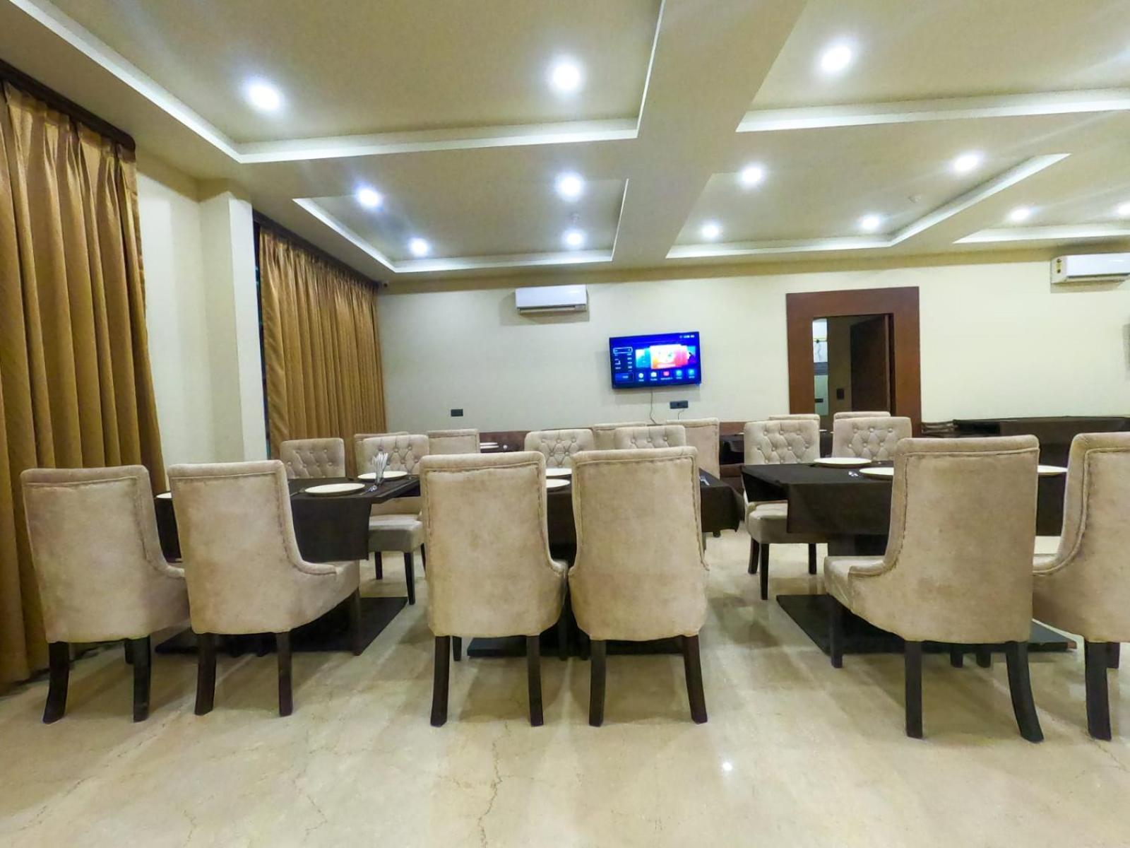Hotel The Taj Vista Agra- Walking Distance To Taj Mahal Agra  Exterior foto