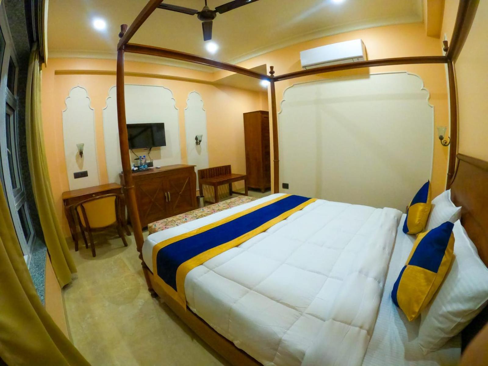 Hotel The Taj Vista Agra- Walking Distance To Taj Mahal Agra  Exterior foto
